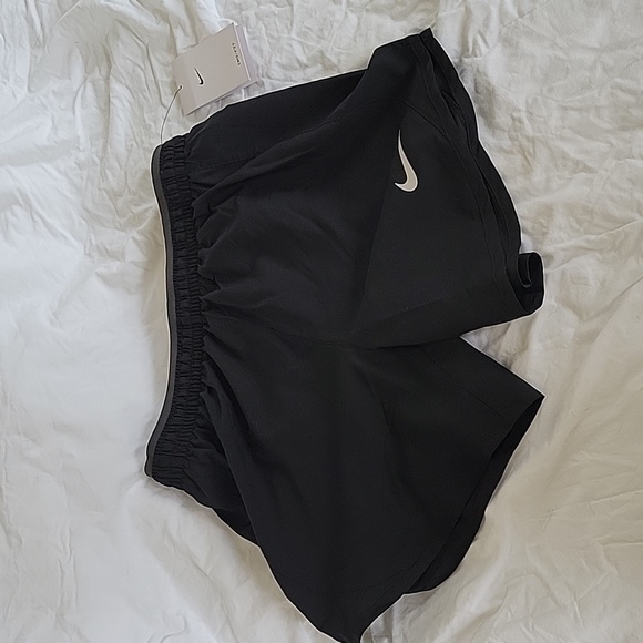 Nike running shorts - Picture 1 of 3